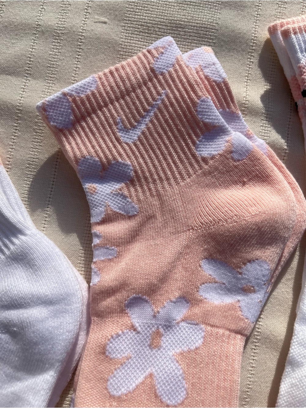 Nike DriFit White & Pink Ankle Socks - 3-Pack - Picture 10 of 14